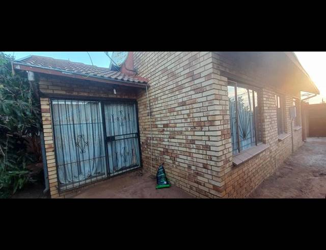 3 BEDROOM HOUSE FOR SALE IN SOSHANGUVE WW